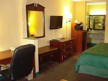 Hotel Quality Inn And Suites Macon