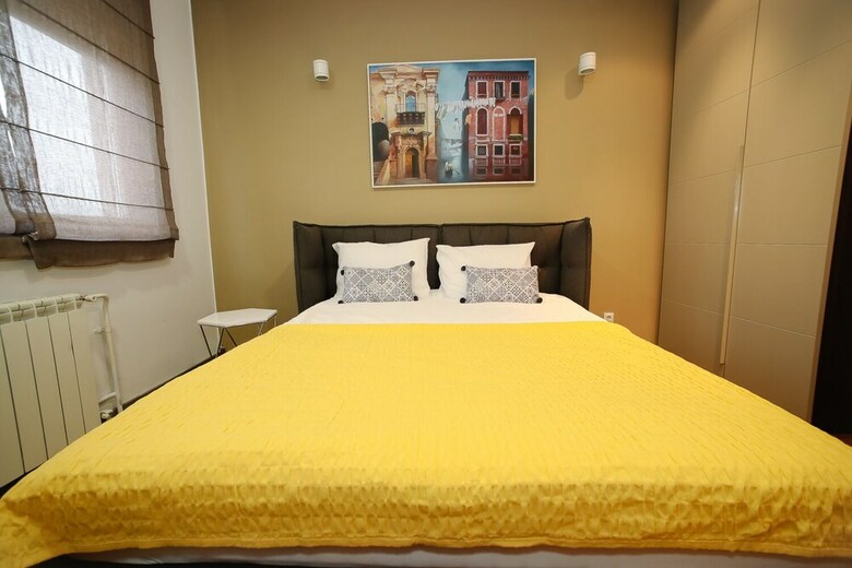 Status Superior Apartments