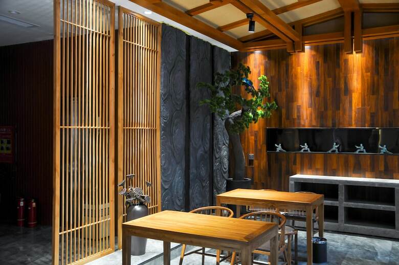 Qianna Guanshan Hotel