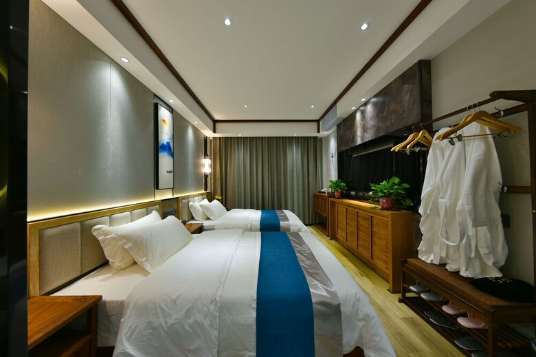 Qianna Guanshan Hotel