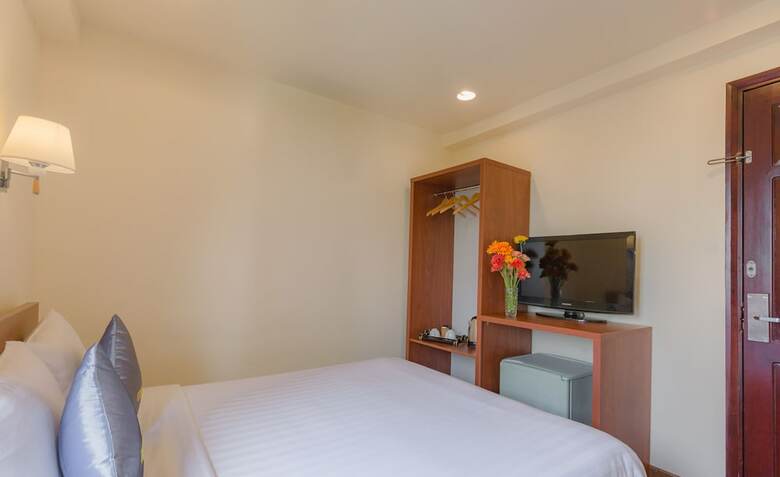 Cosmo Square Hotel