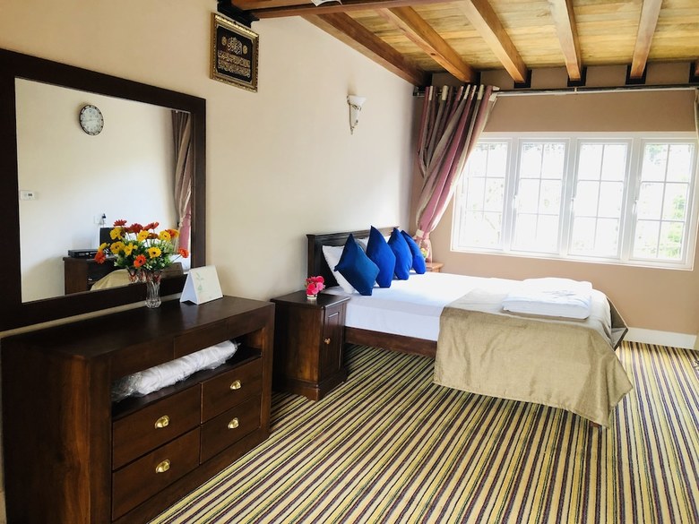 Hotel Swiss Cottage