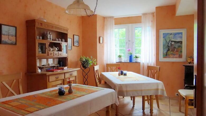 Hotel G�stehaus Burg Molbach