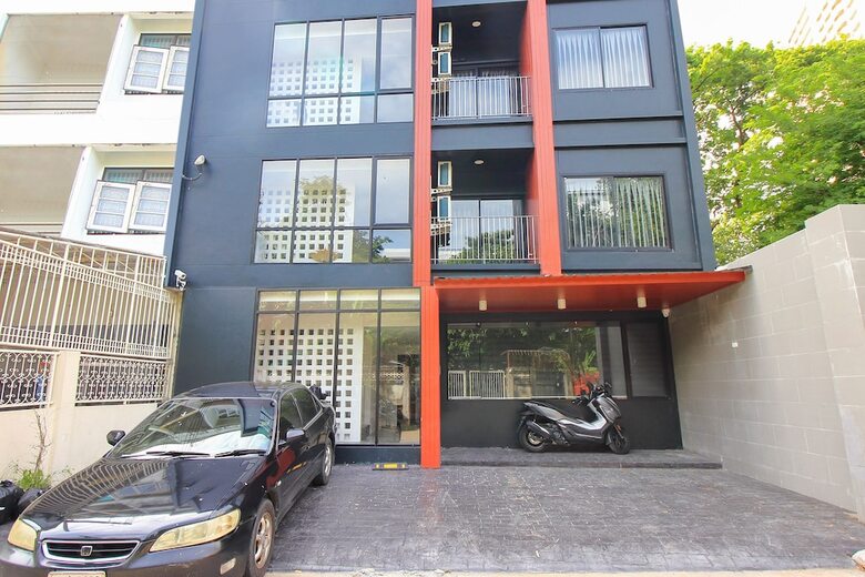 Hotel Oyo 322 Shady 32