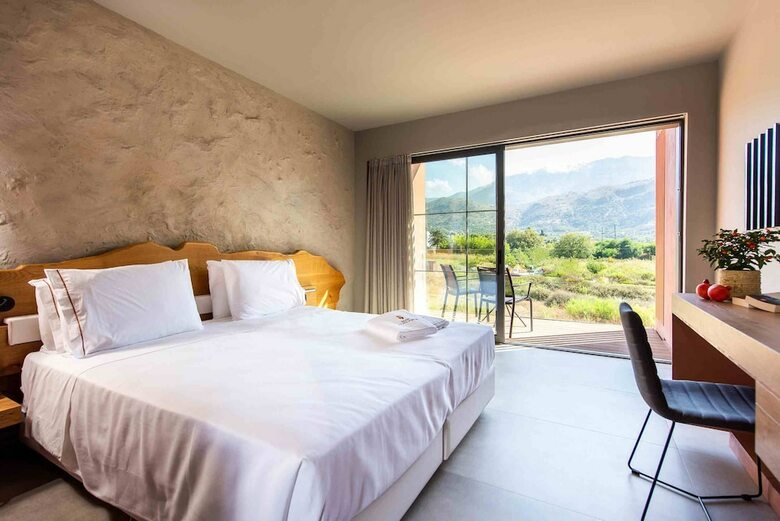 Pilot Amphora Boutique Hotel