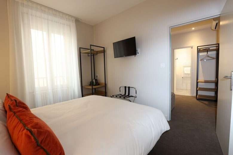 Hotel H�tel  La Capelle