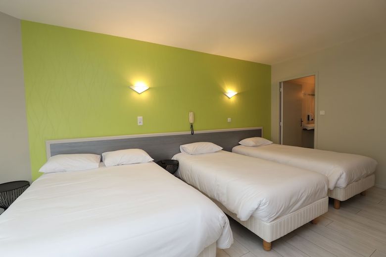 Hotel H�tel  La Capelle
