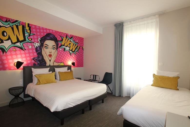Hotel H�tel  La Capelle