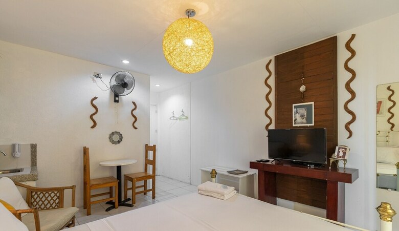 Hotel Casamara Garden Tagaytay
