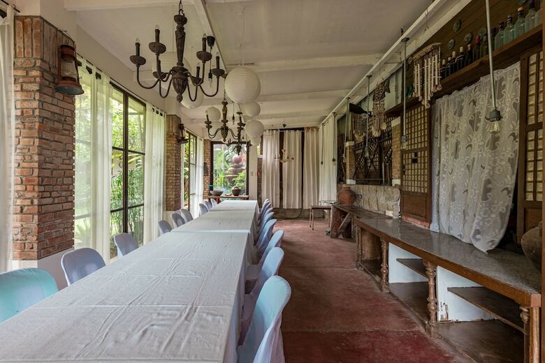 Hotel Casamara Garden Tagaytay