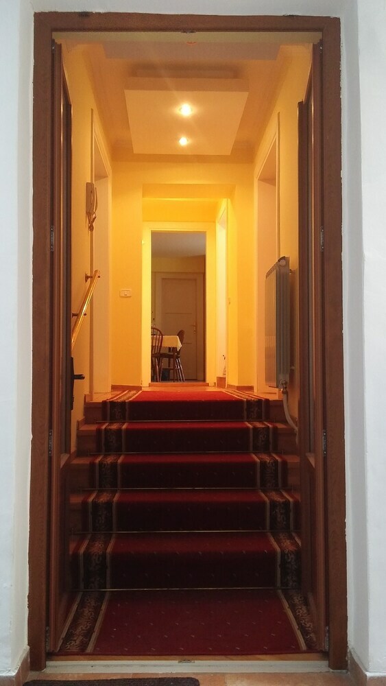 Hostal Traveler's Hostel & Apartments