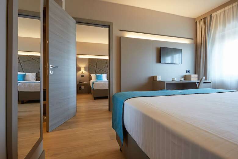 Dc Hotel International