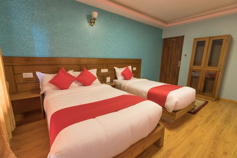 Oyo 611 Hotel Everest Regency