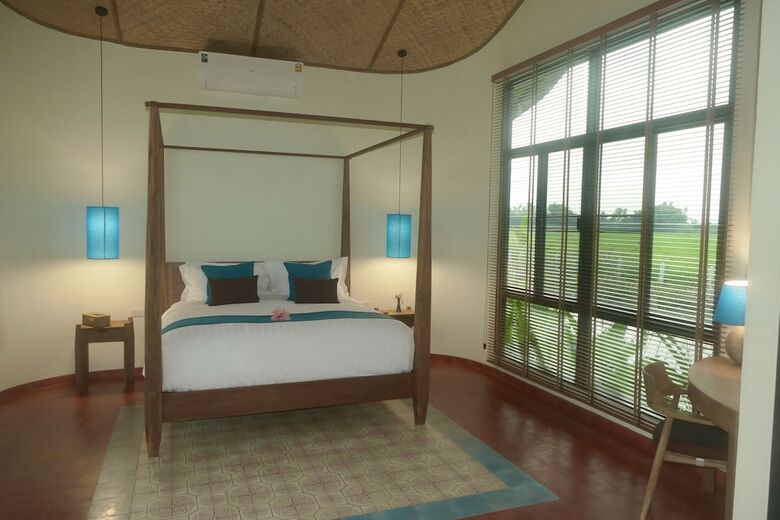 Hotel Sanjana Resort And Spa