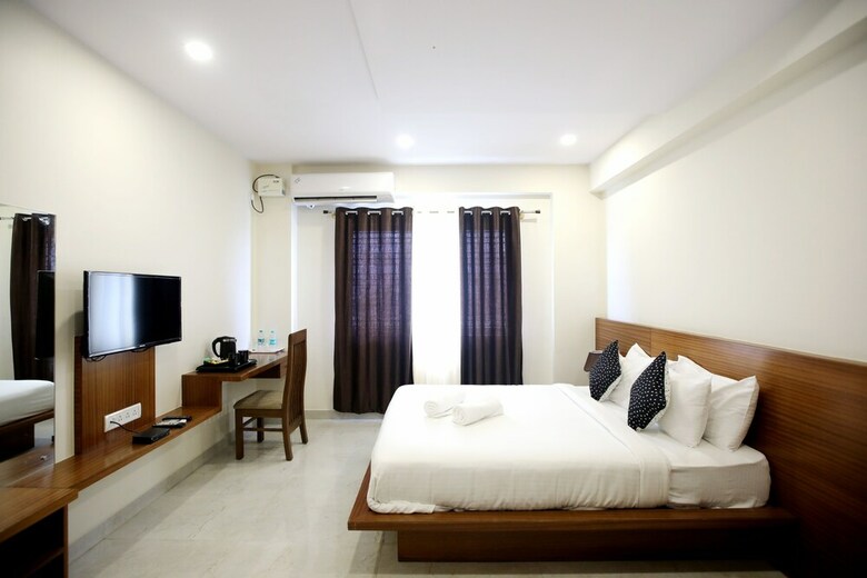 Hotel Anjani Suites