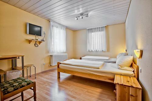 Hostal Landgasthaus Kreuz Beim Tom