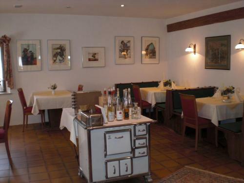 Hostal Gasthaus Zur Erle