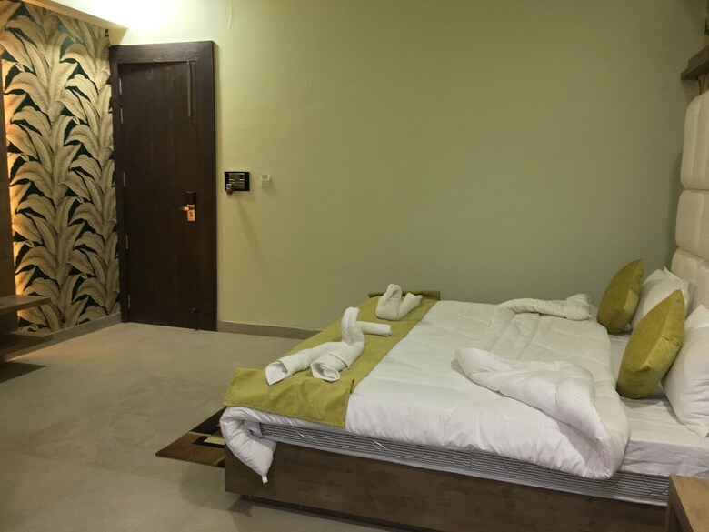 Hotel Ratan Royal Inn