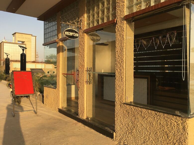 Hotel Ratan Royal Inn