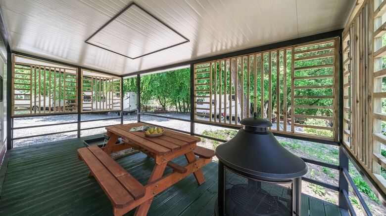 Gapyeong Saeyeon Caravan - Glamping