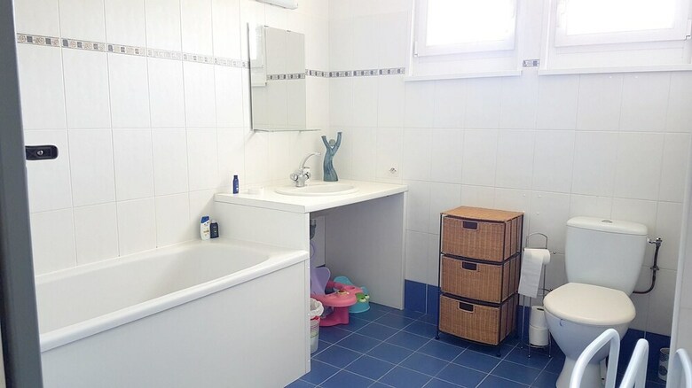 House With 2 Bedrooms In Moust�ru
