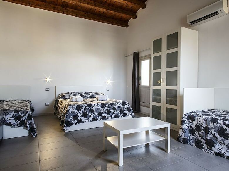 B&B Opera Suites