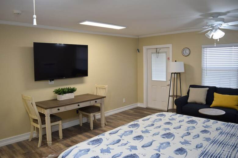Hotel Caribbean Shores Waterfront Resort