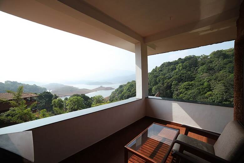 Hotel Contour Island Resort & Spa
