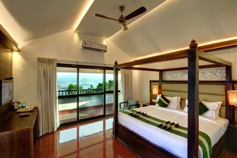 Hotel Contour Island Resort & Spa