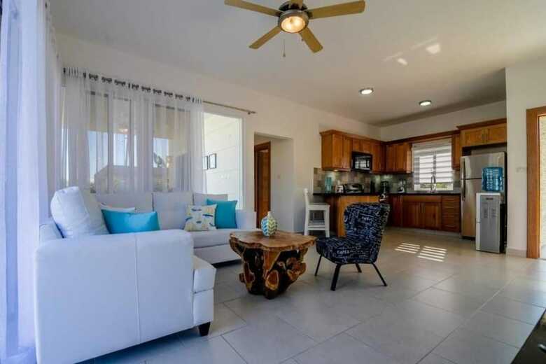 Professionally Decorated Open Concept Villa