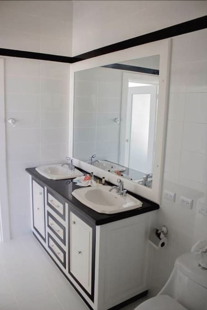 Romantic Two Bedroom Deluxe Villa With All Modern Conveniences