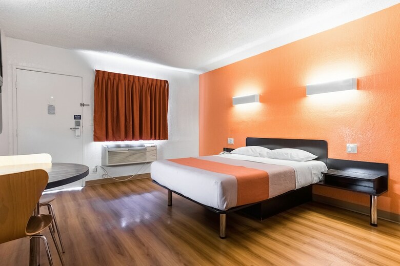 Motel 6 Anaheim, Ca - Buena Park