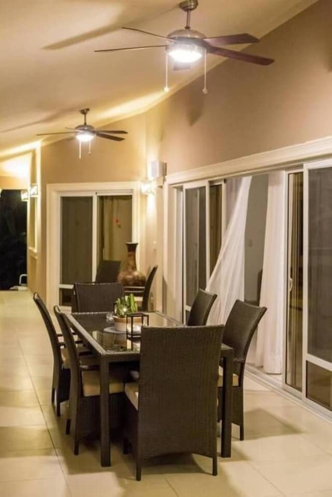 Villa With 4 Master Bedrooms W/ En-suite Bathrooms