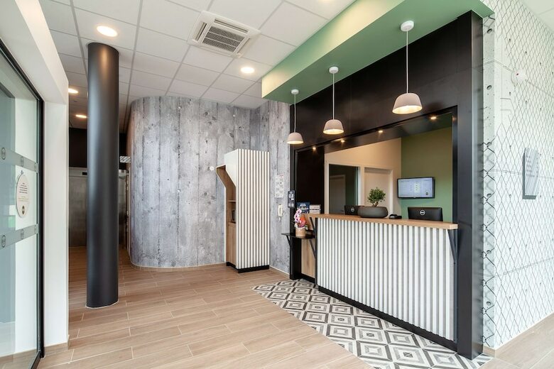 B&B Hotel Massy Gare Tgv
