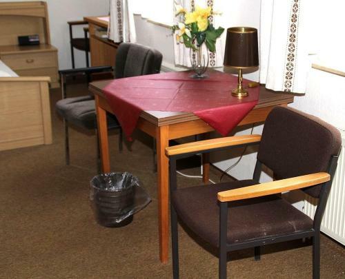 Hostal Einfelder Hof Garni