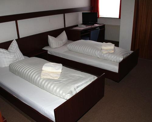 Hostal Einfelder Hof Garni