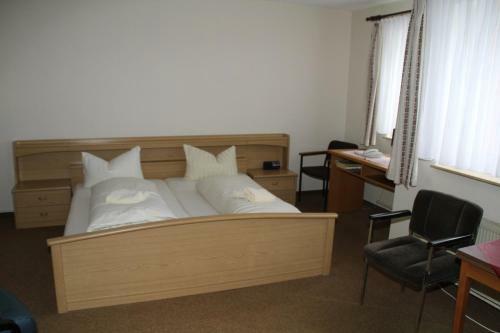 Hostal Einfelder Hof Garni