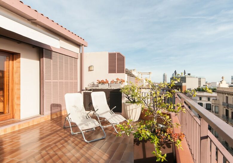 Apartamentos 1 Bedroom Private Rooftop Terrace