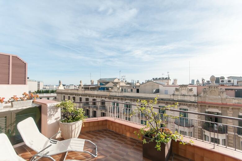 Apartamentos 1 Bedroom Private Rooftop Terrace
