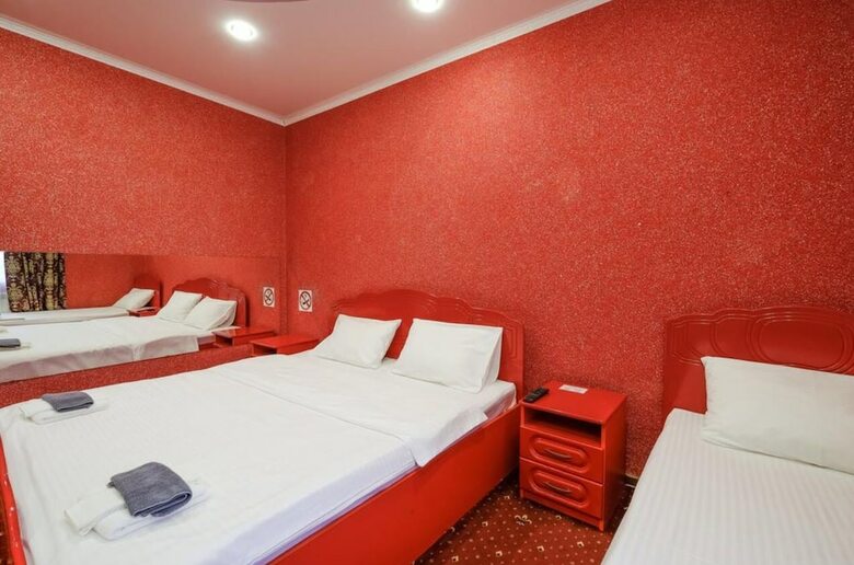 Parison Hotel
