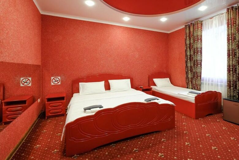 Parison Hotel