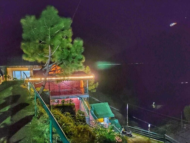 Hotel Safarmaina Resort