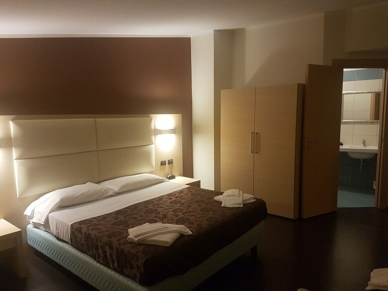 Hotel Sogni D'oro Airport