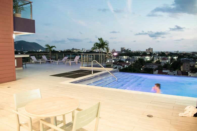 20 South Kingston Luxury Apartment