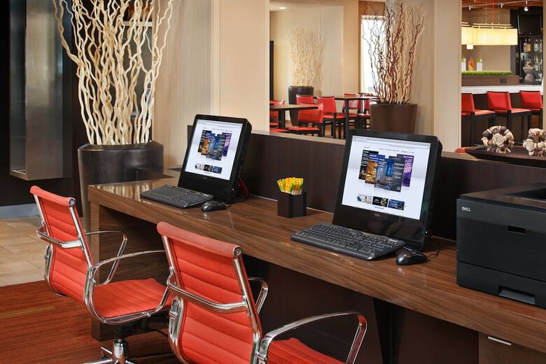 Hotel Courtyard By Marriott Butler Boulevard