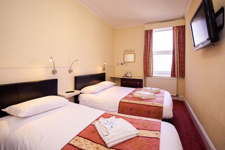 Delmont Hotel