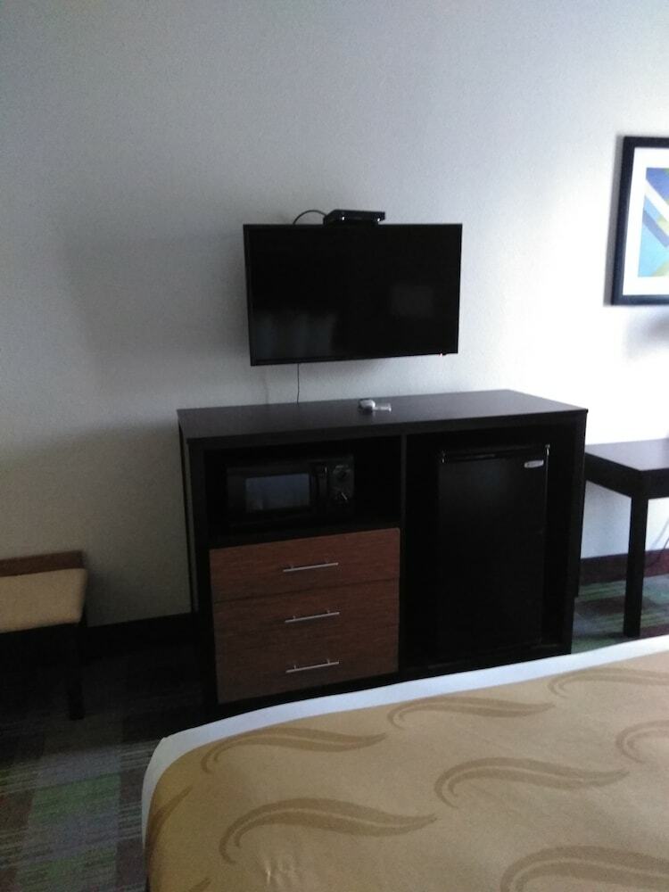 Hotel Quality Inn & Suites