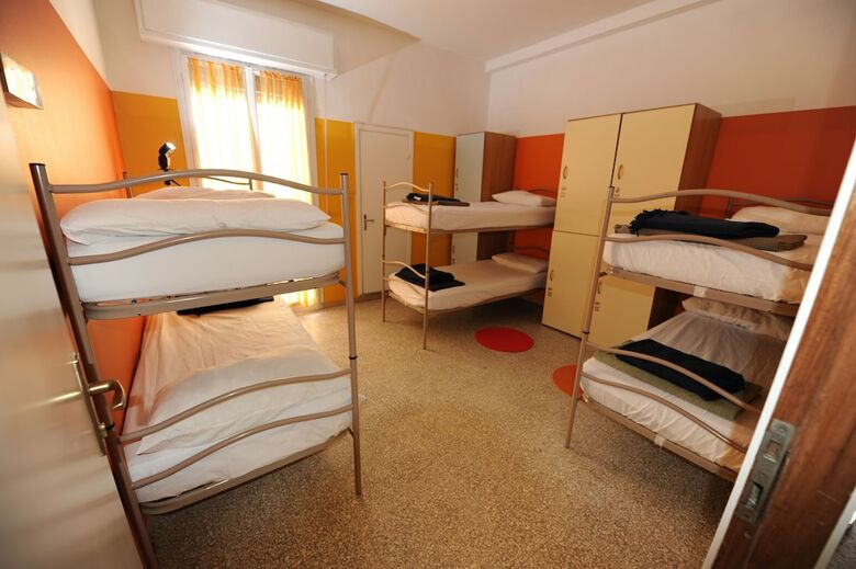Hostal Sunflower Beach Backpacker Hostel