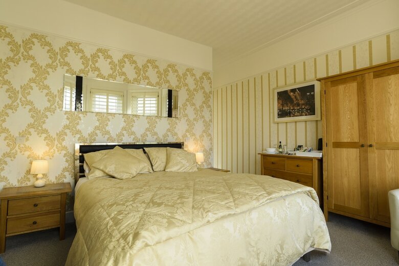 Bed & Breakfast Crossroads Hotel