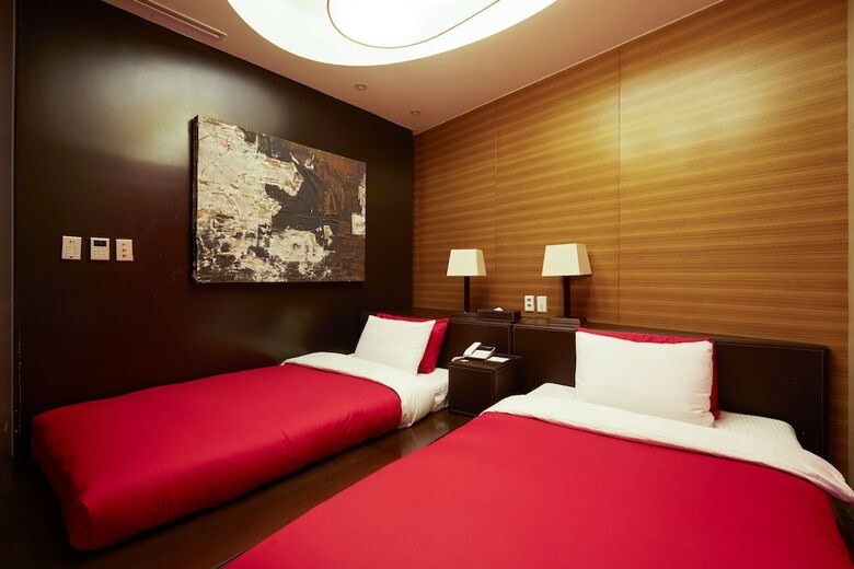 Tria Hotel